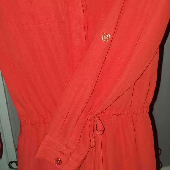 Banana Republic red mid length dress.  Lined with red camisole. Size 8 - Picture 7 of 7